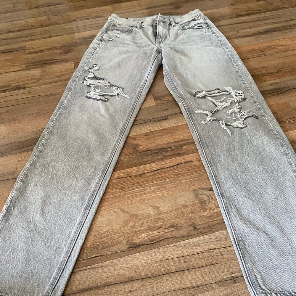 American Eagle Outfitters Gray Straight Jeans with Distressed Details